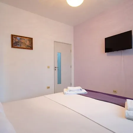 Apartment Magnum By Sunny Mamaia *