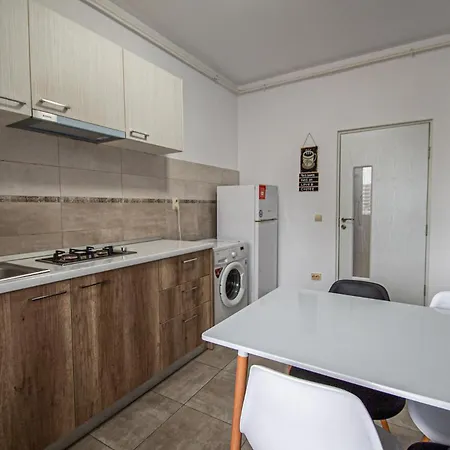 Apartment Magnum By Sunny Mamaia *