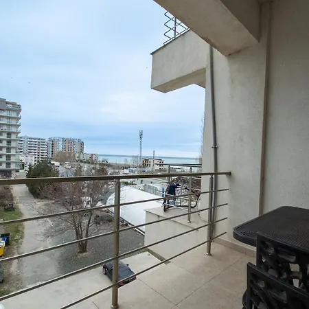 Apartment Magnum By Sunny Mamaia Navodari